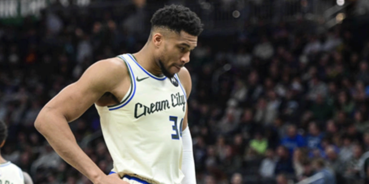 Milwaukee Bucks Terpuruk Giannis Dicemooh Pendukung Sendiri